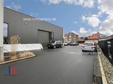 Bedrijfsgebouw te koop in Sint-Pieters-Leeuw